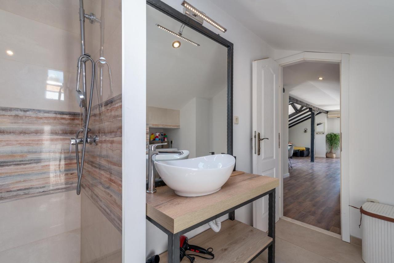 Dobrila Apartment *