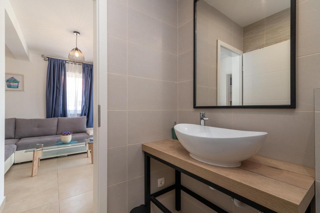 Dobrila Apartment Kastel Novi