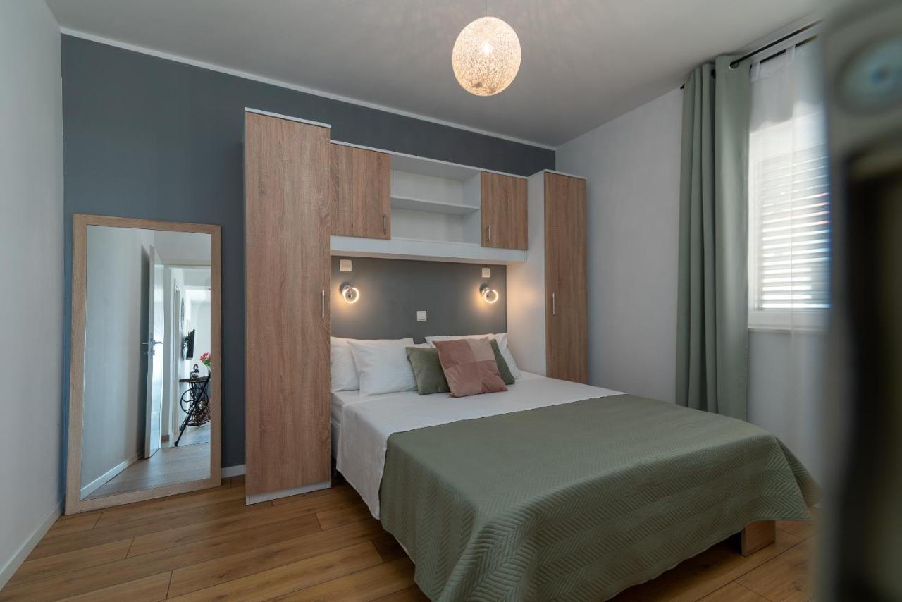 Dobrila * Kaštel Novi